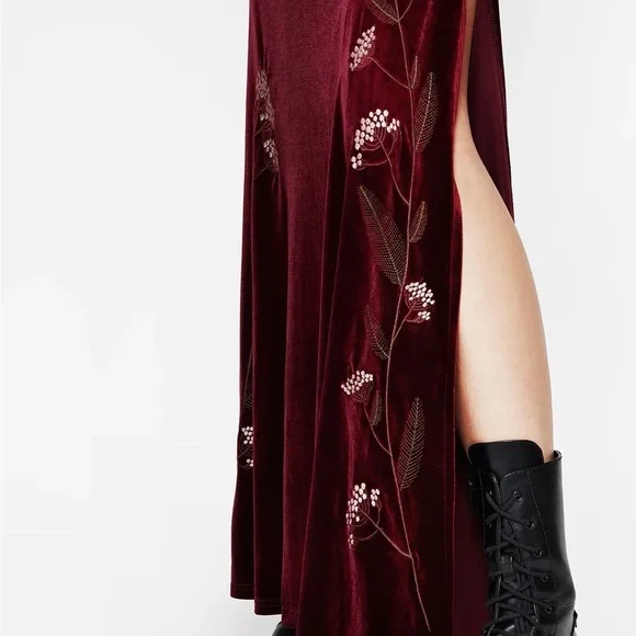 Virosa Floral Embroidered Velour Gown NWT size US8 - Picture 4 of 6